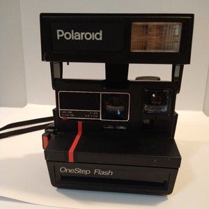 Polariod 600 Onstep Flash Auto Focus Camera